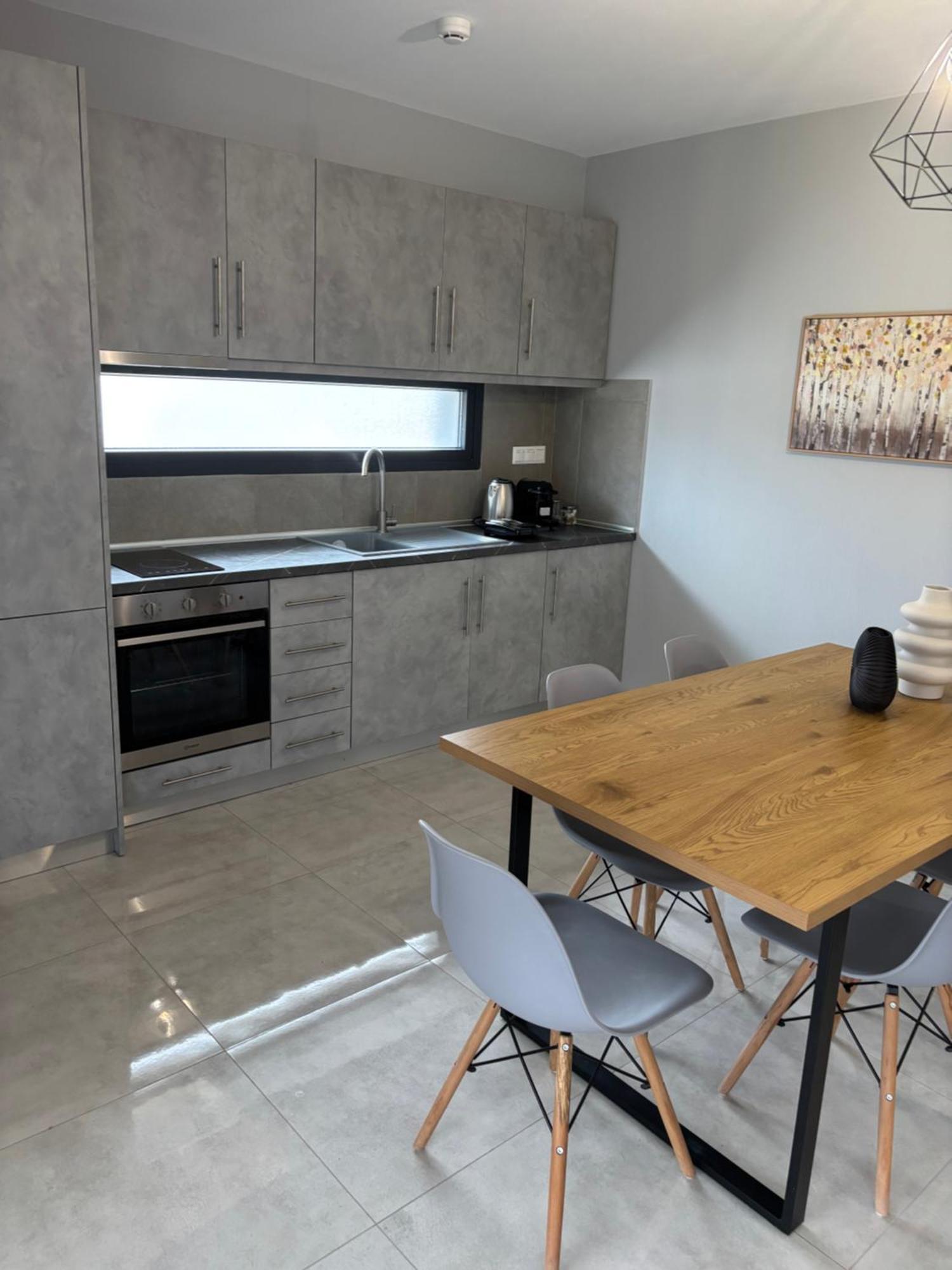 Elinor Apartments Флогита Экстерьер фото